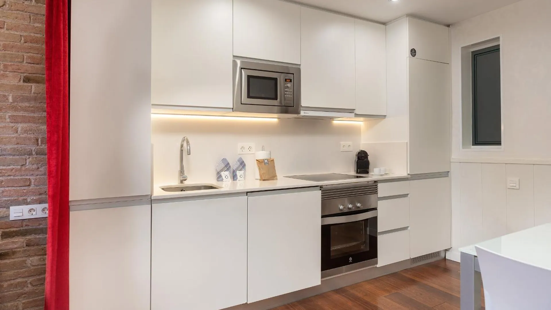 ברצלונה Enjoybcn Gaudi Apartments