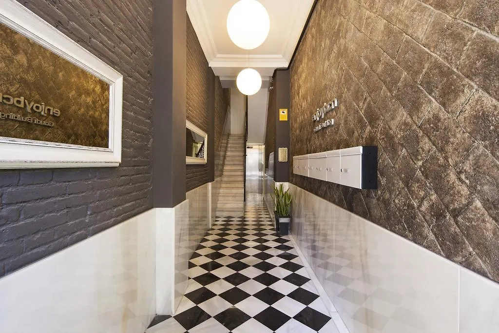 ברצלונה Enjoybcn Gaudi Apartments