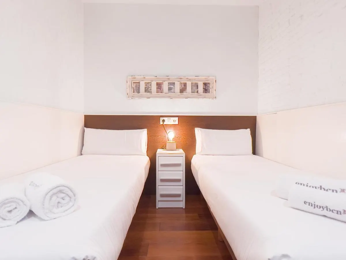 Enjoybcn Gaudi Apartments Барселона
