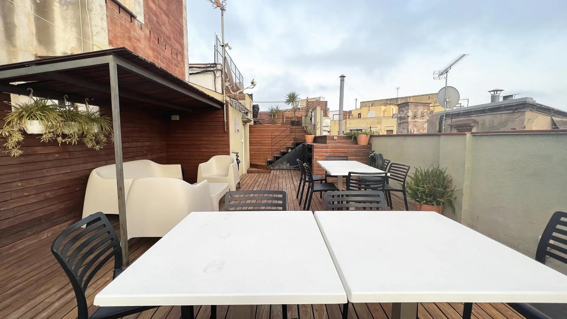 Enjoybcn Gaudi Apartments Барселона